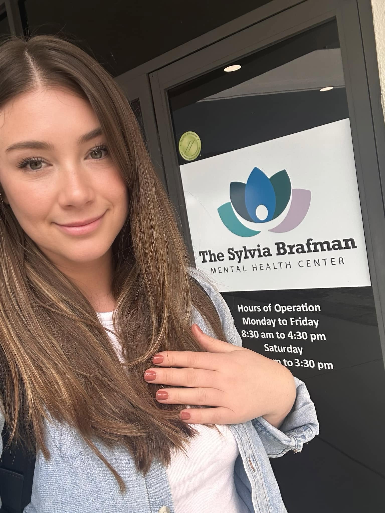 Tabitha Rose arriving to lead a workshop at The Sylvia Brafman Mental Health Center